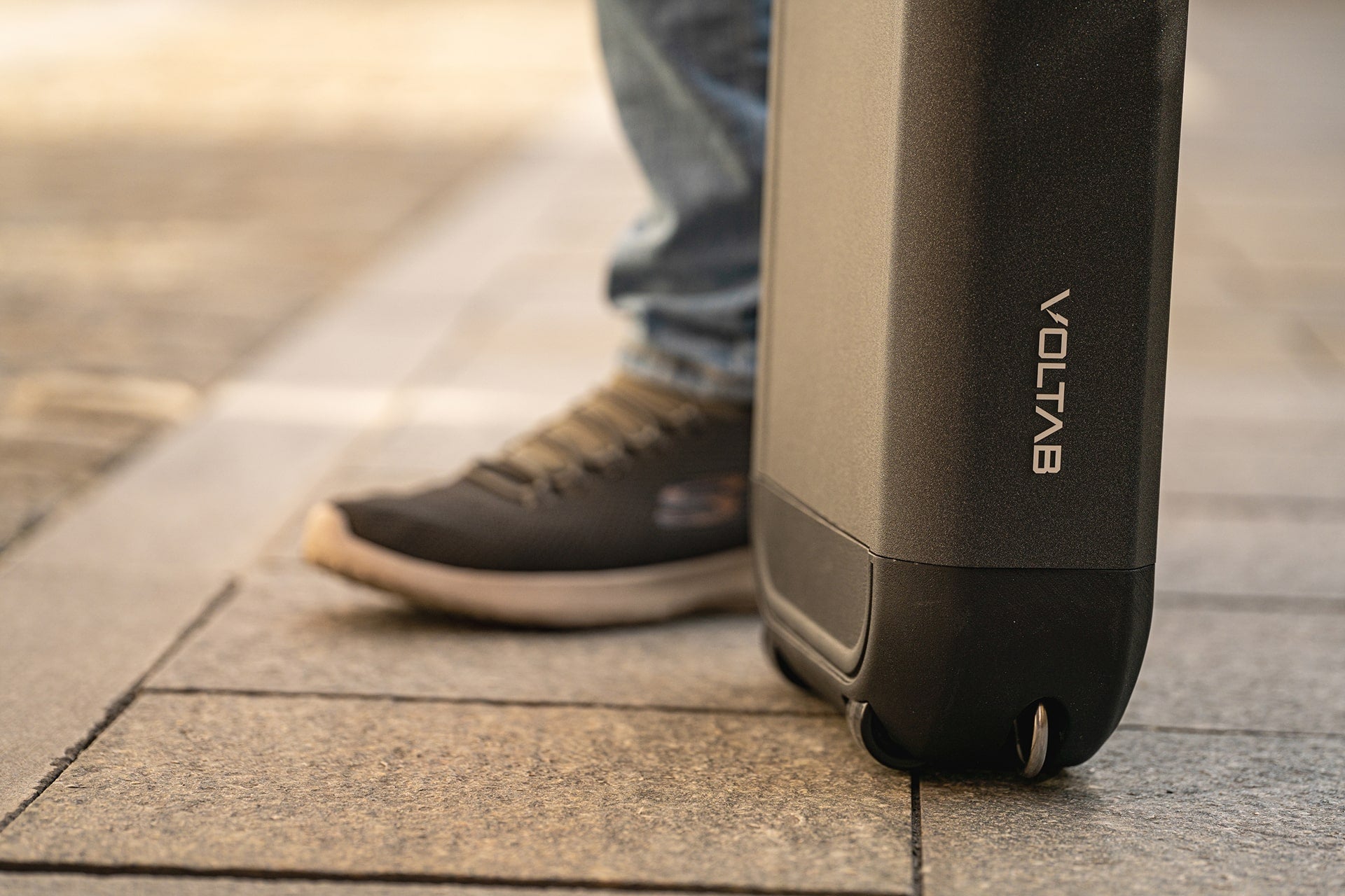 dettaglio ruote power station trolley